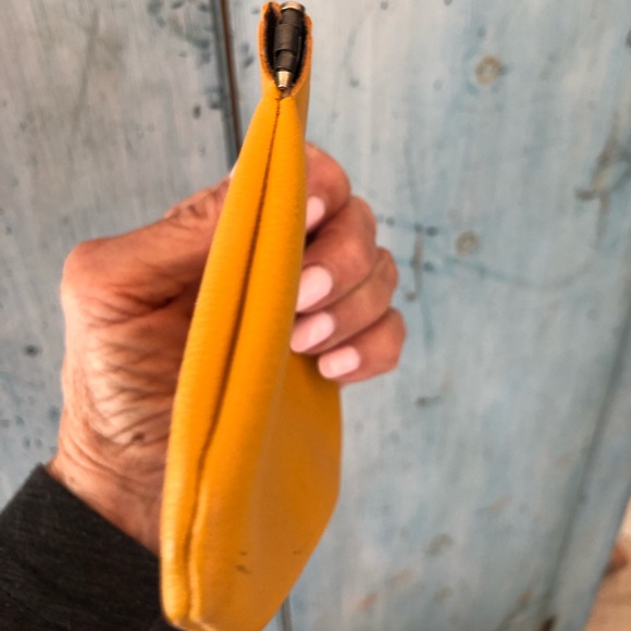 Vintage 1950’s “cosmetiques” mustard pouch for purse w/silver script & pictures - Picture 6 of 11